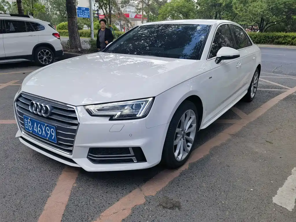 Купить Audi A4L