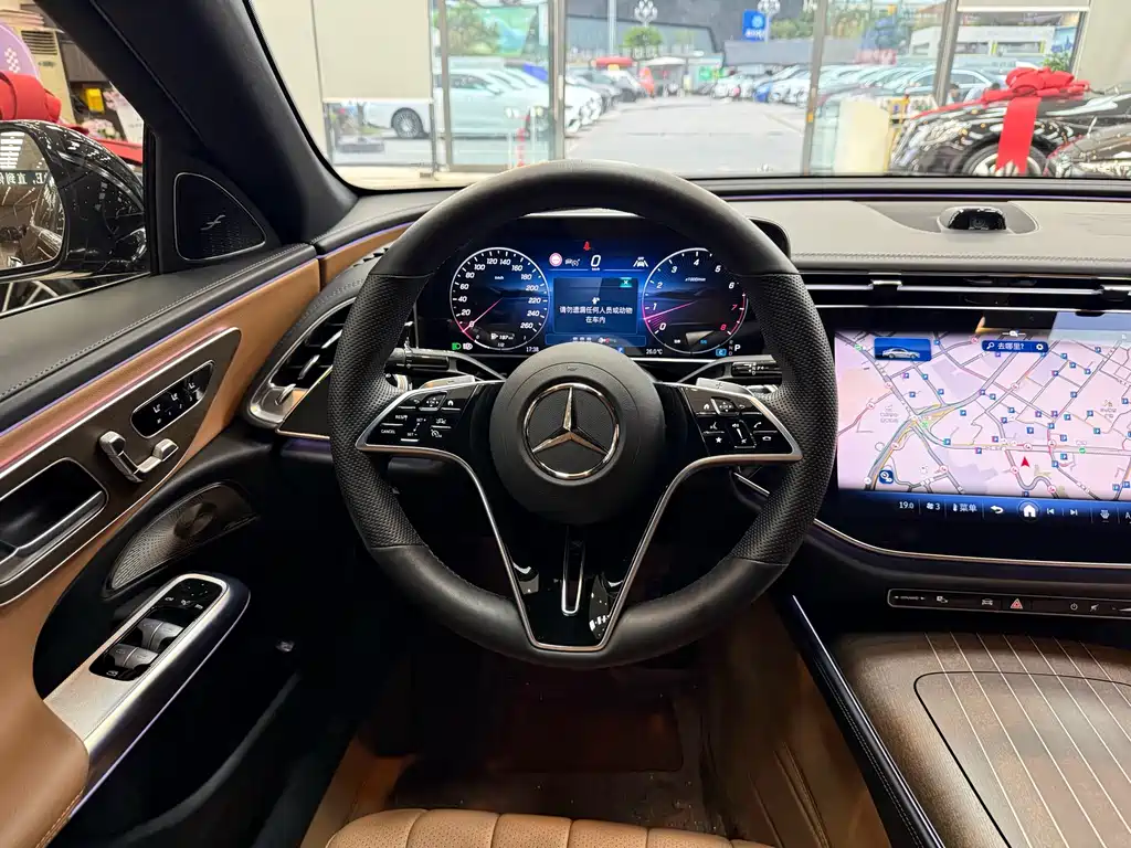 Mercedes-Benz E-Class — миниатюра 17
