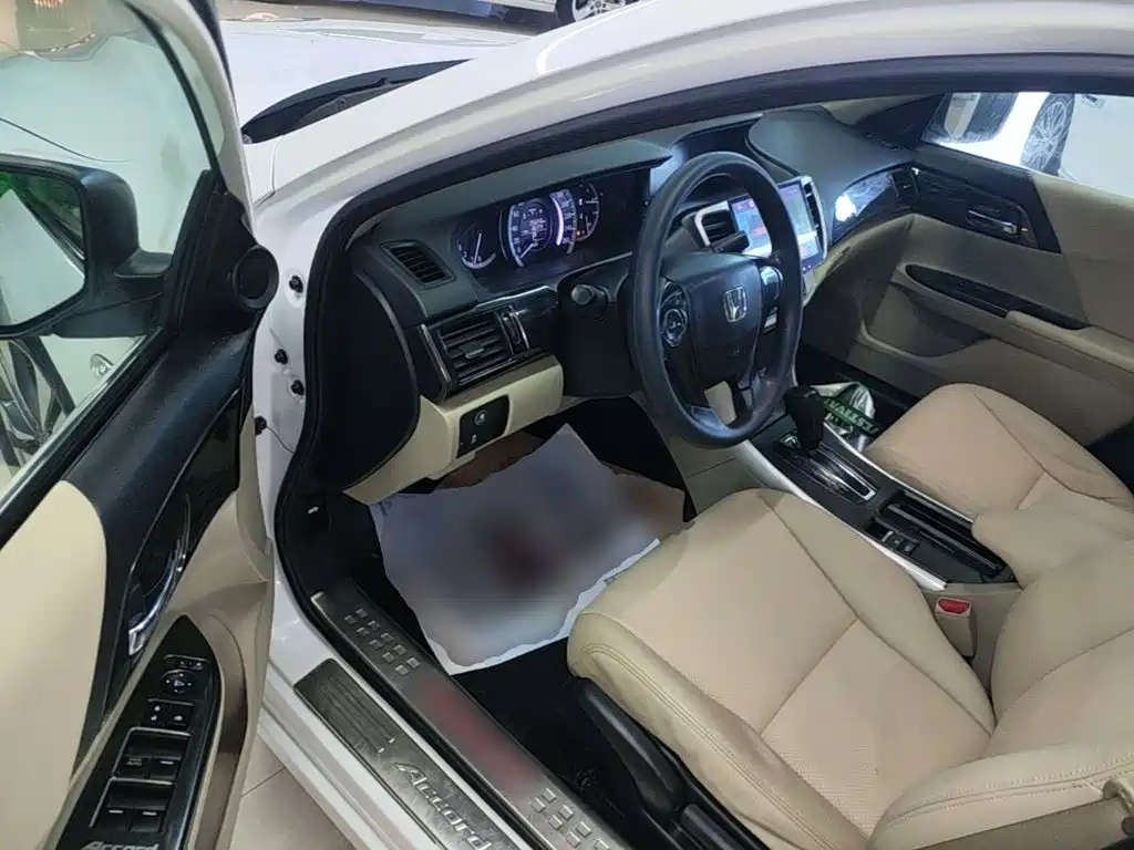 Honda Accord — миниатюра 16