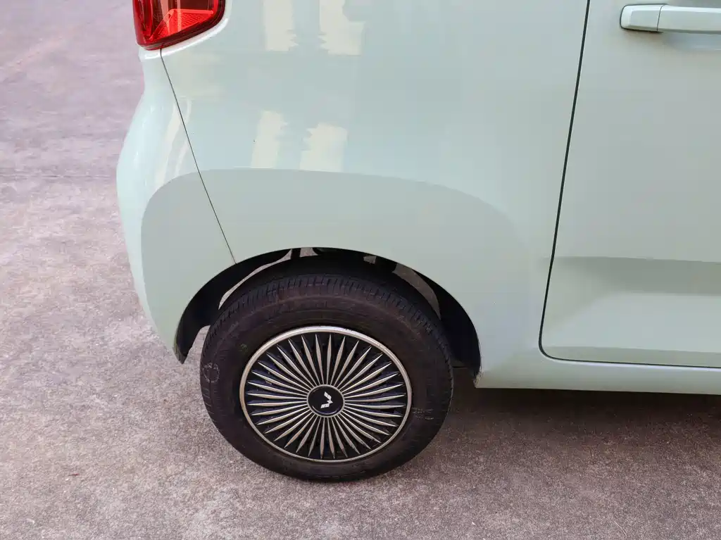 Wuling MINIEV — миниатюра 20