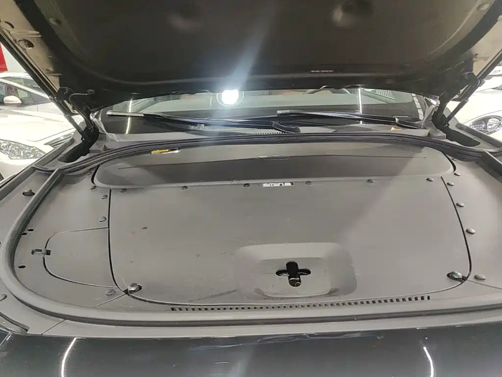 Li Auto Li ONE — миниатюра 20