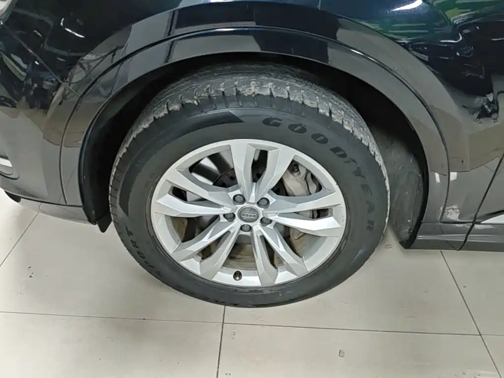 Audi Q7 — миниатюра 23