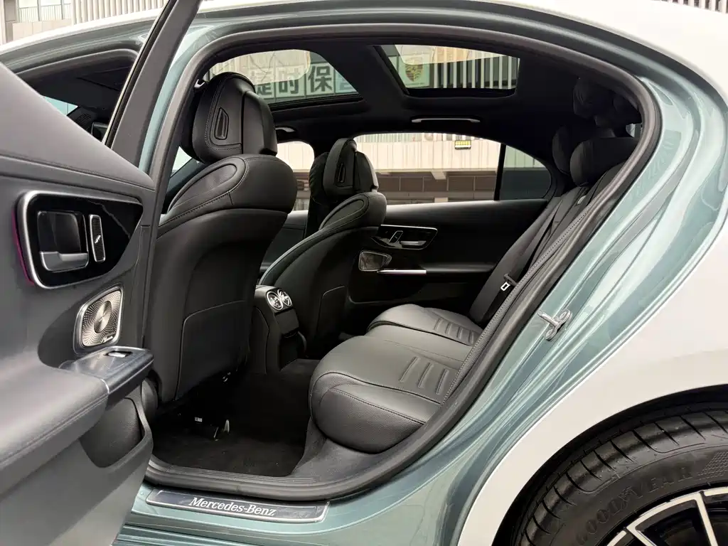 Mercedes-Benz C-Class — миниатюра 22