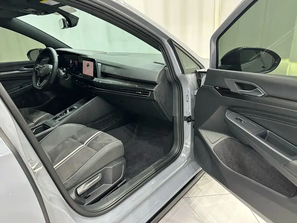 Volkswagen Golf — миниатюра 18