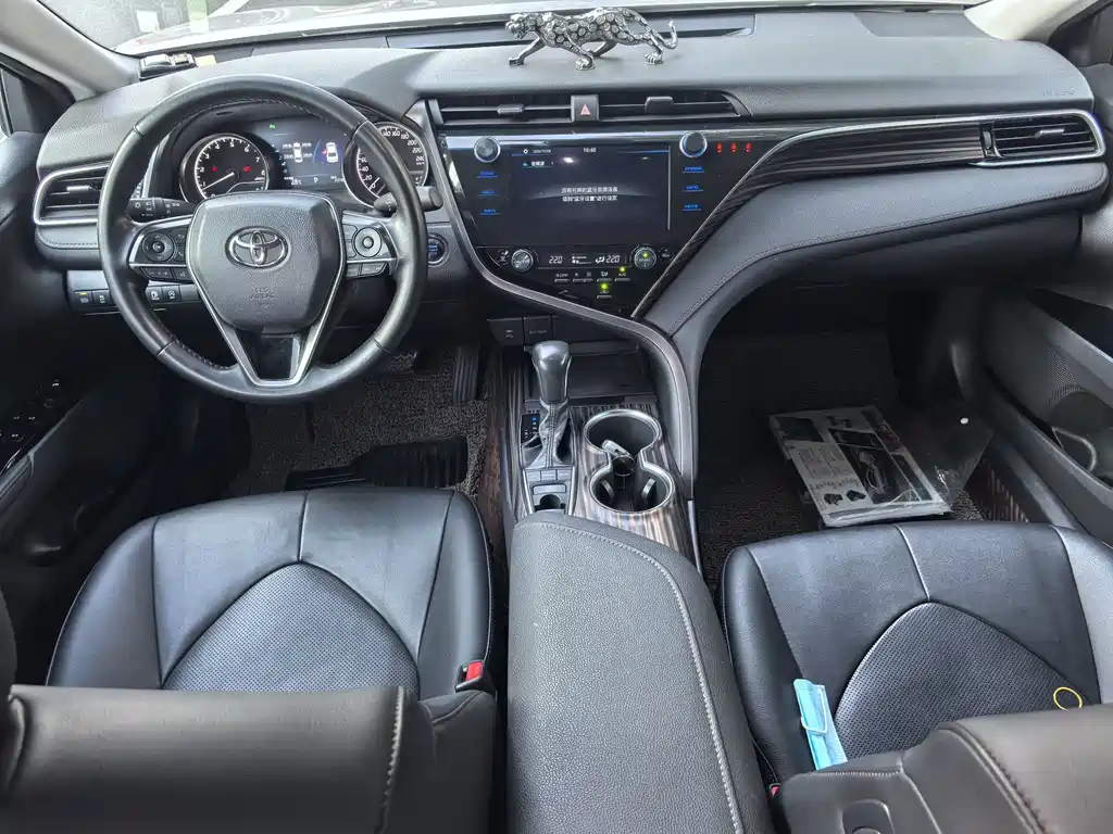 Toyota Camry — миниатюра 12