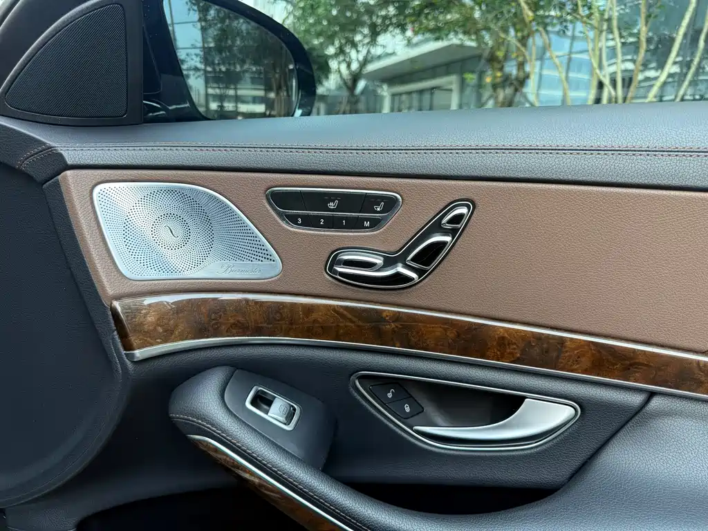 Mercedes-Benz S-Class — миниатюра 13