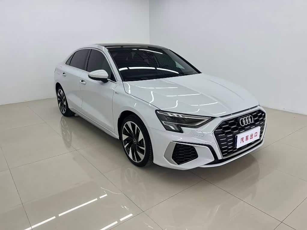 Audi A3 1.4 л 2023 г. Белый, пробег 19000 км