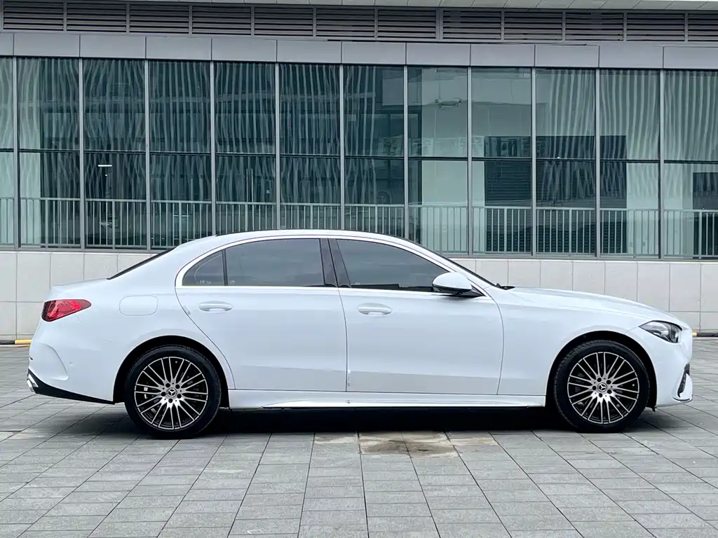 Mercedes-Benz C-Class — миниатюра 4