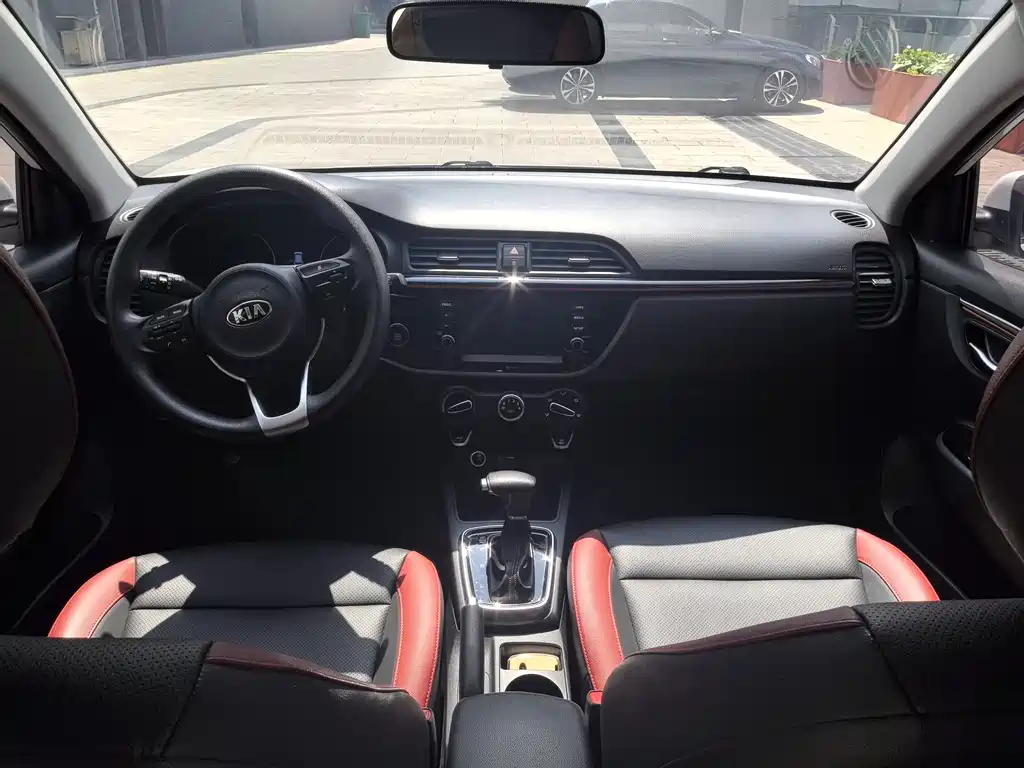 Kia KX CROSS 2018 1.6L AT