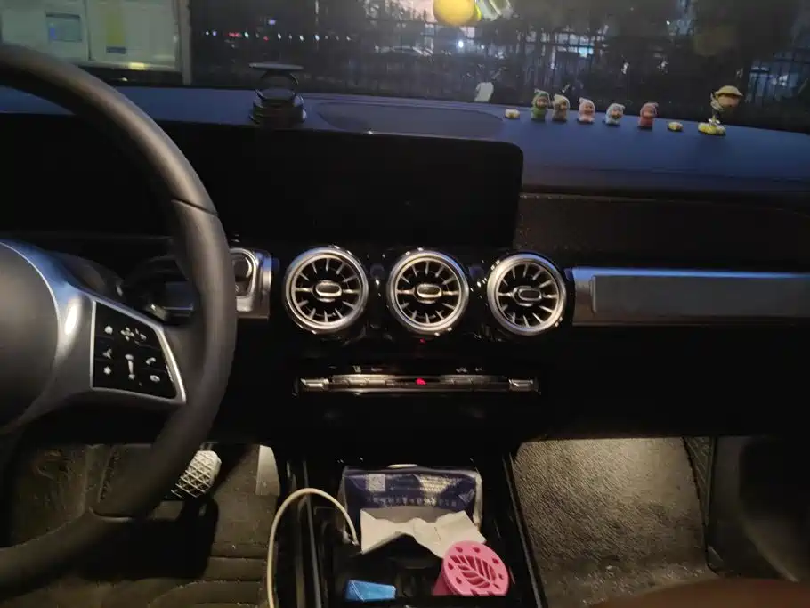 Mercedes-Benz GLB — миниатюра 13