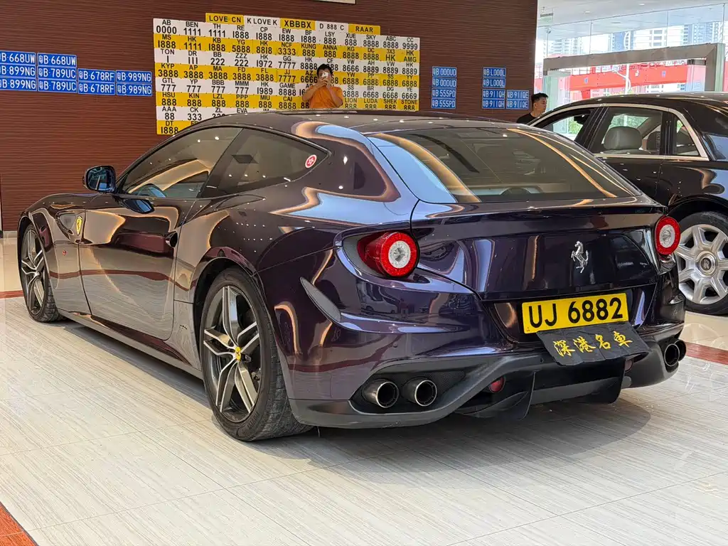 Ferrari FF — миниатюра 5