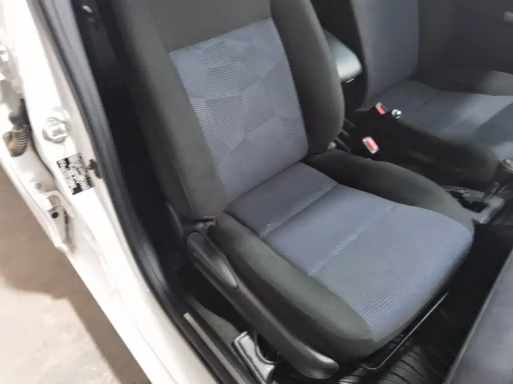Toyota Yaris L — миниатюра 25