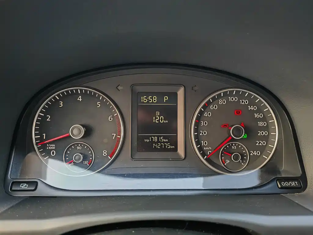 Volkswagen Touran — миниатюра 4