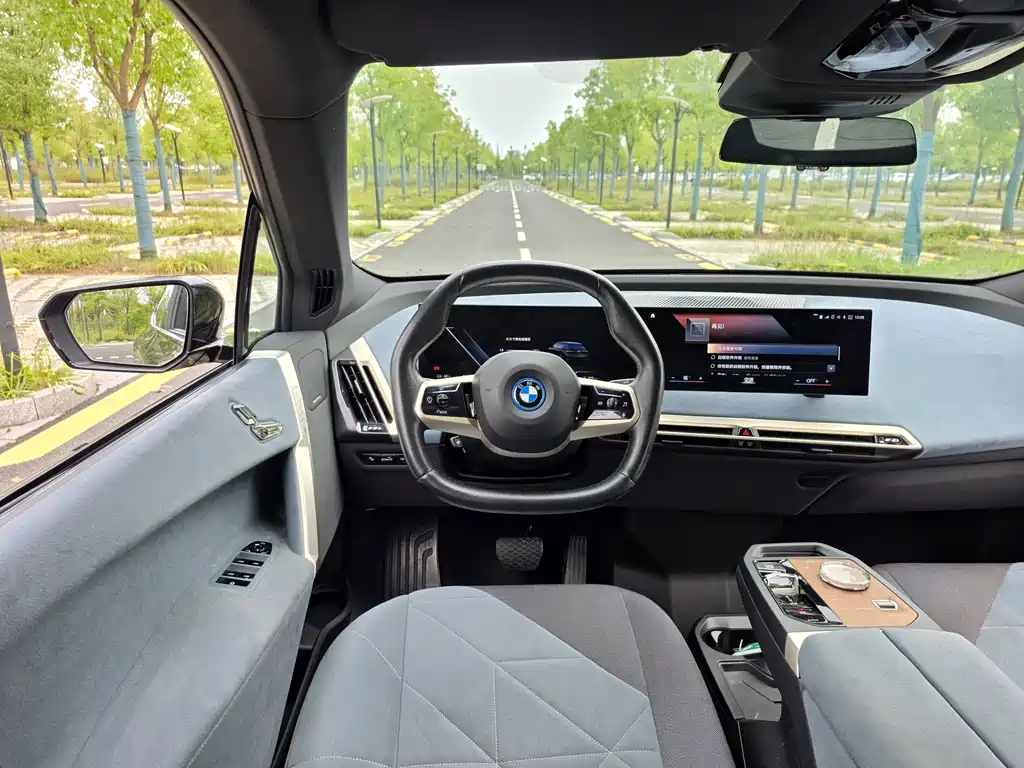 BMW iX — миниатюра 17