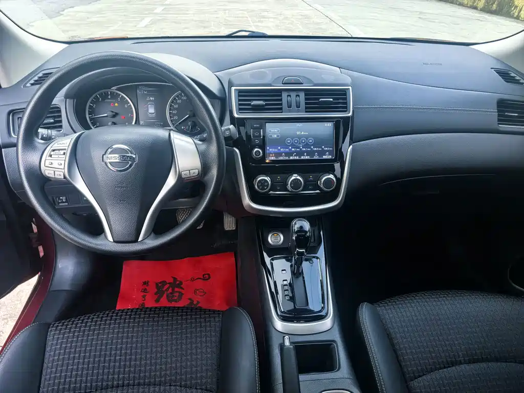 Nissan Tiida — миниатюра 10