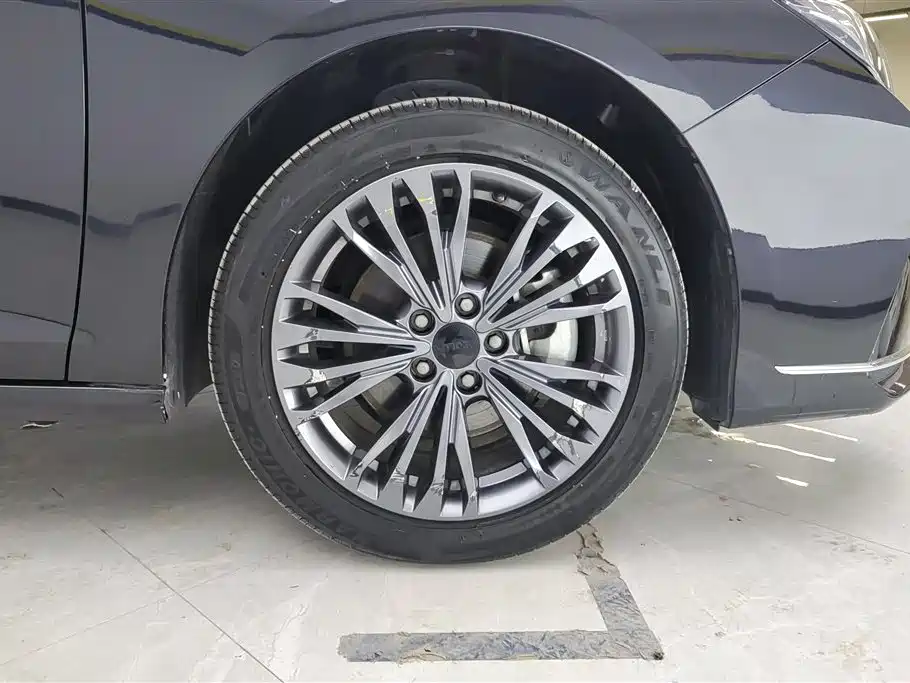 DONGFENG YI HYUN MAX