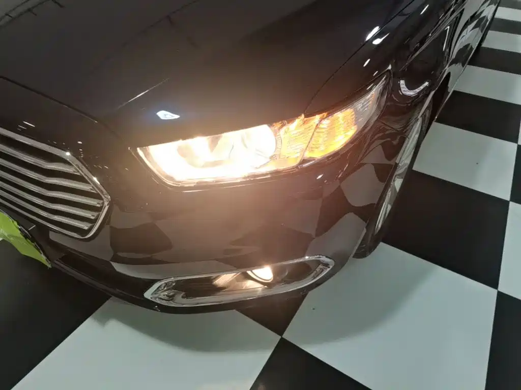 Ford Taurus — миниатюра 24
