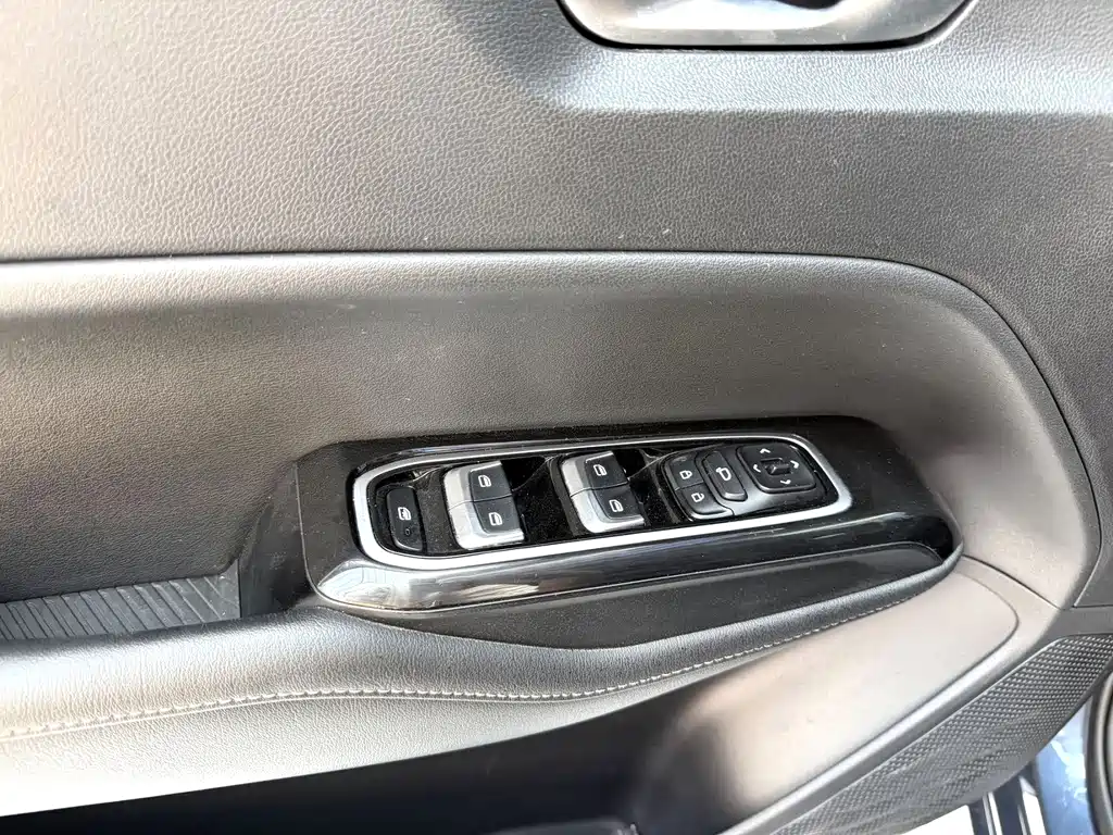 Wuling Victory — миниатюра 14