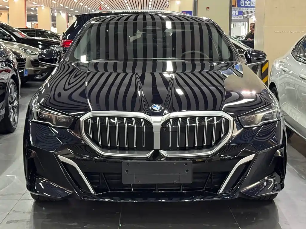 BMW 5 Series 530Li Leading M Sport Package