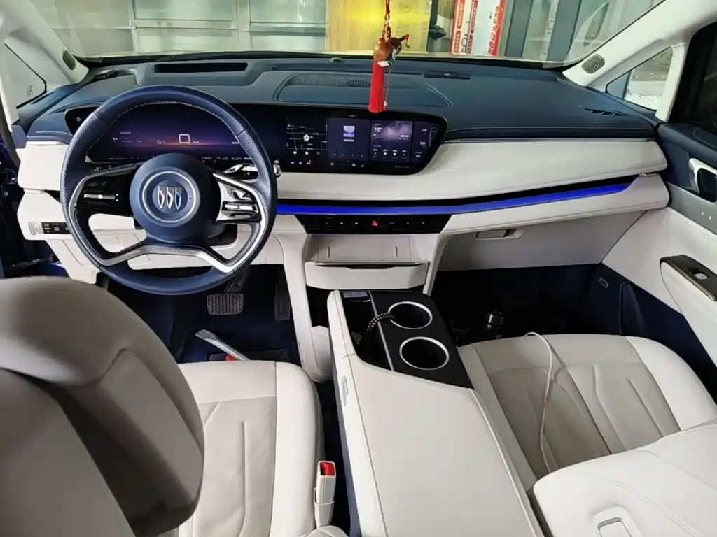 Buick GL8 Hybrid — миниатюра 10