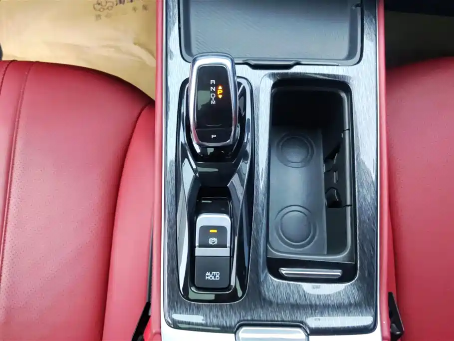 DONGFENG YI HYUN MAX