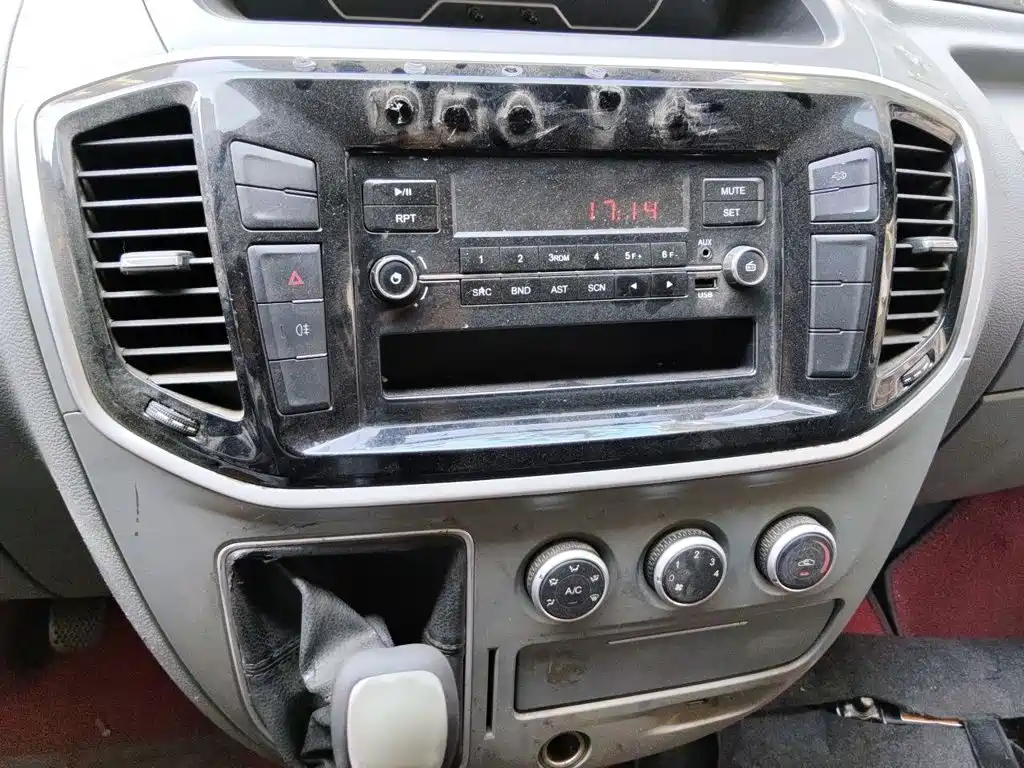 MAXUS V80 — миниатюра 6