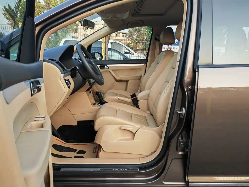 Volkswagen Touran — миниатюра 3