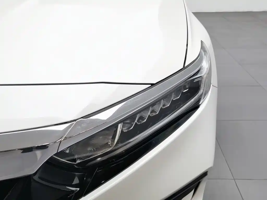 Honda Accord 2018 260TURBO Elite VI