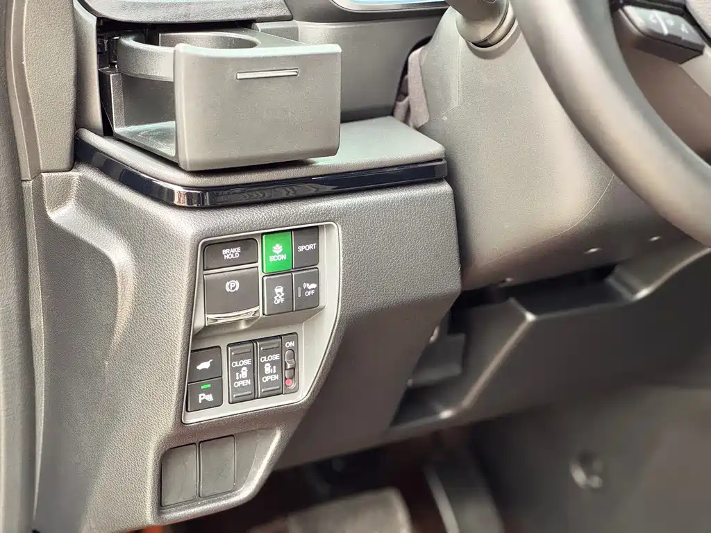 Honda Elysion — миниатюра 15