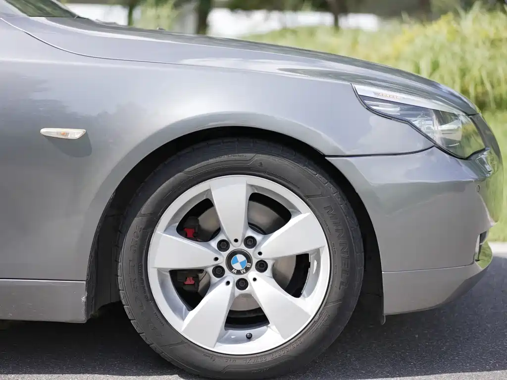 BMW 5 Series — миниатюра 37