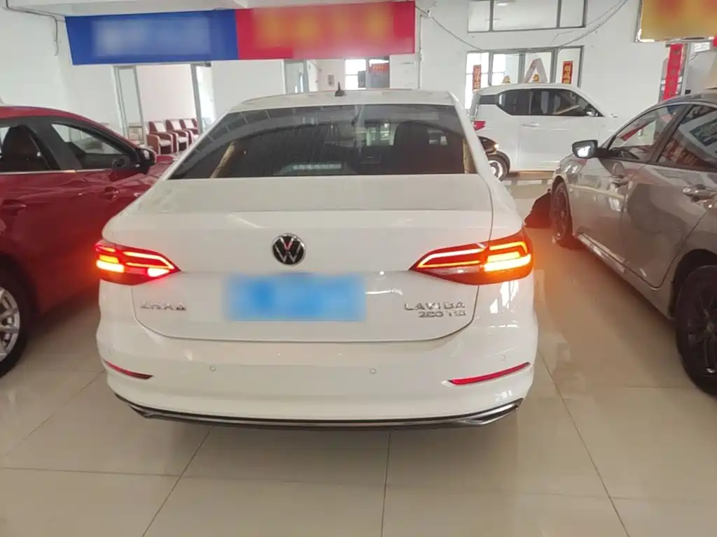 Volkswagen Lavida — миниатюра 6