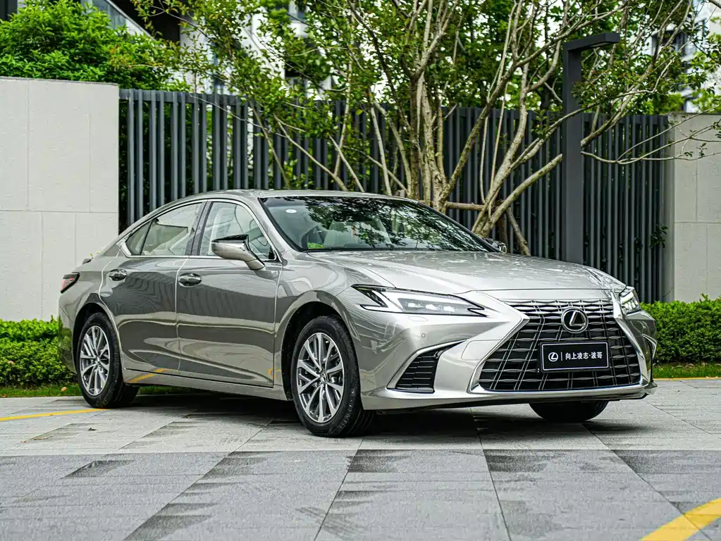 Lexus ES 2025 300h Premium