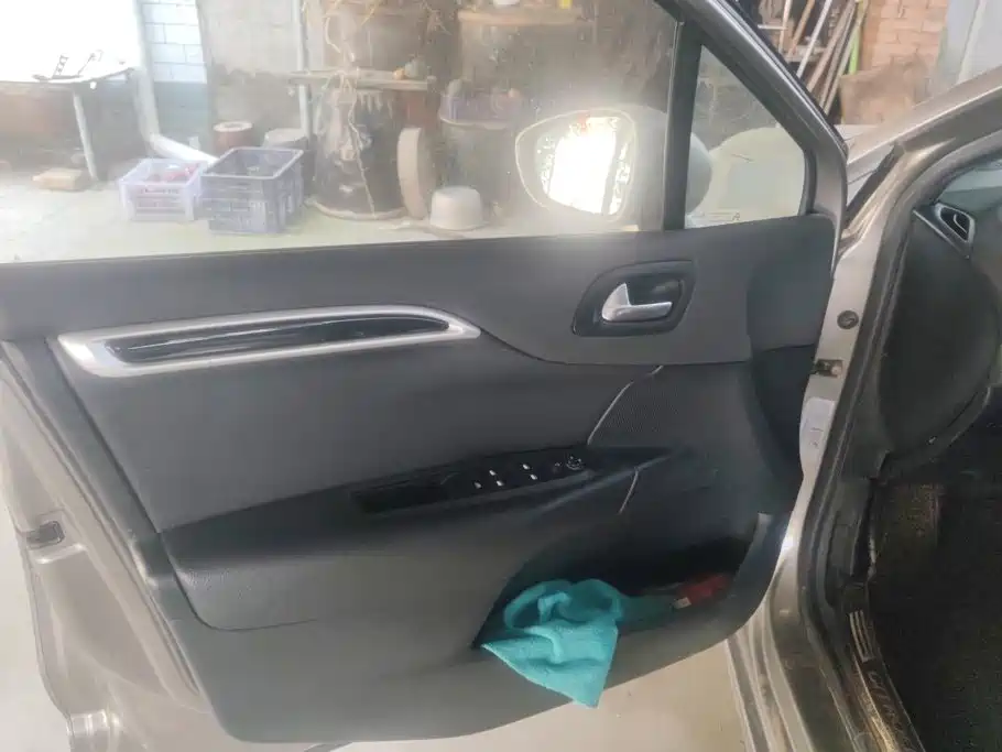 Citroen C4L — миниатюра 7
