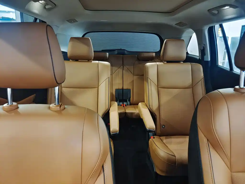 Hongqi Hongqi HS7 PHEV — миниатюра 9