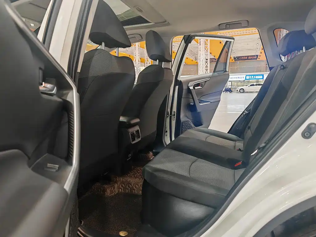 TOYOTA RAV4 RONGFANG