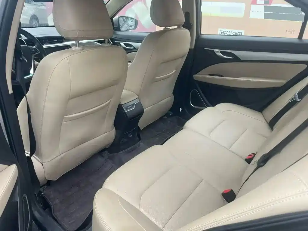 Geely Emgrand — миниатюра 6