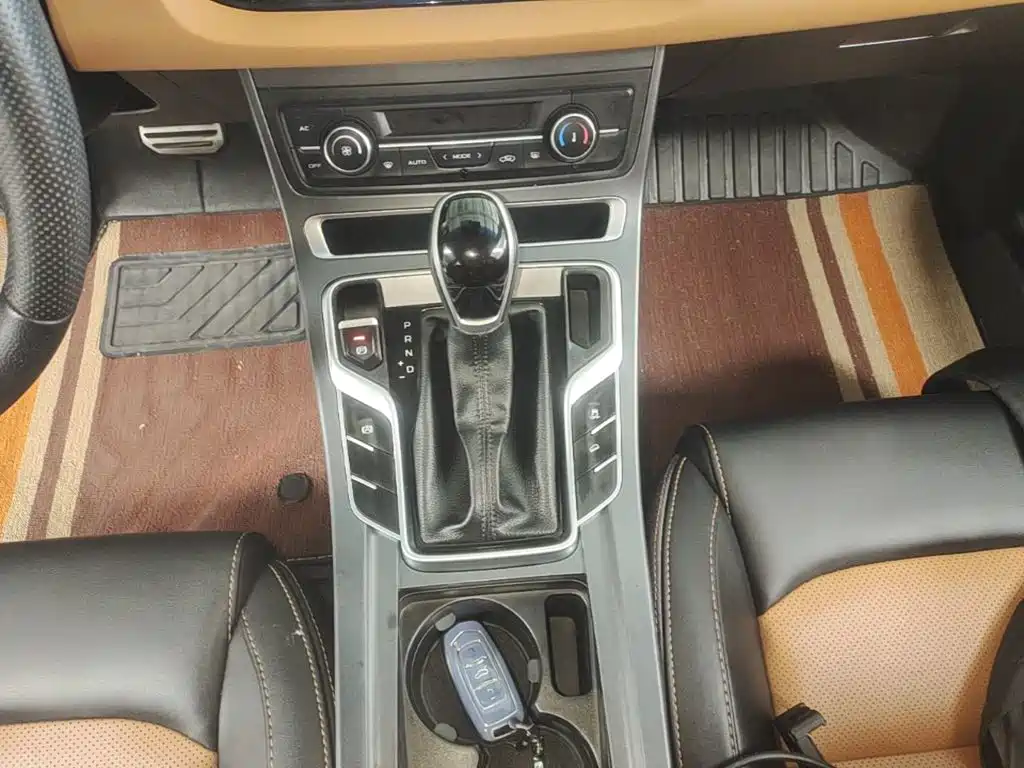 Geely Vision S1 — миниатюра 14