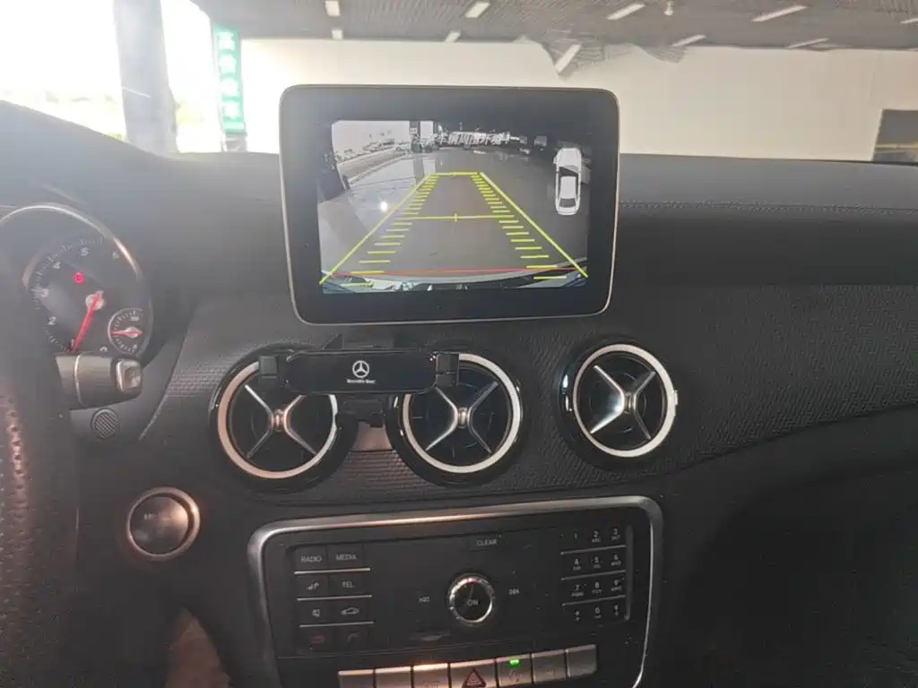 Mercedes-Benz GLA — миниатюра 13