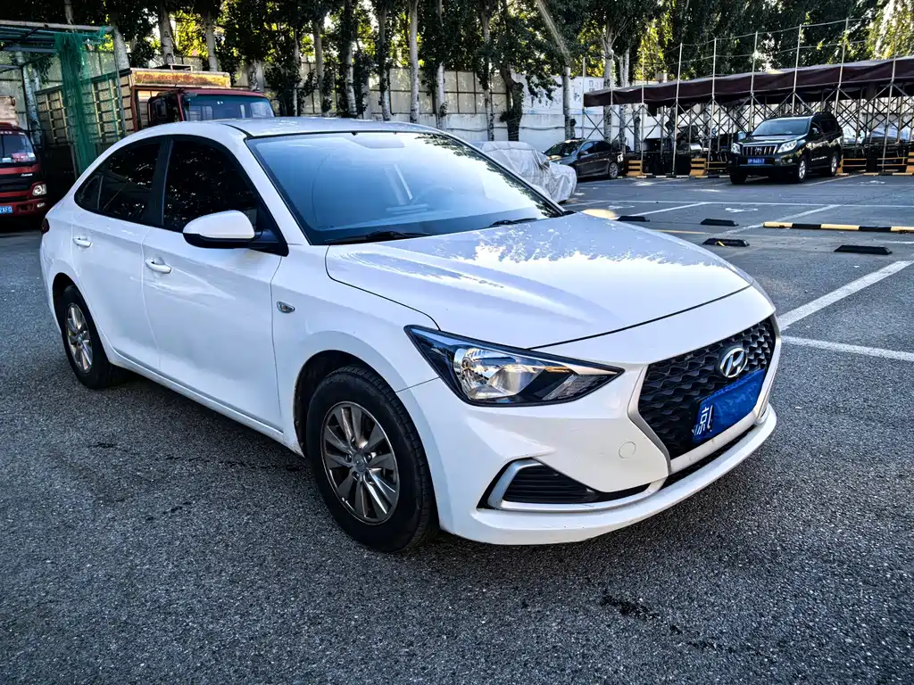 Hyundai Elantra — миниатюра 2