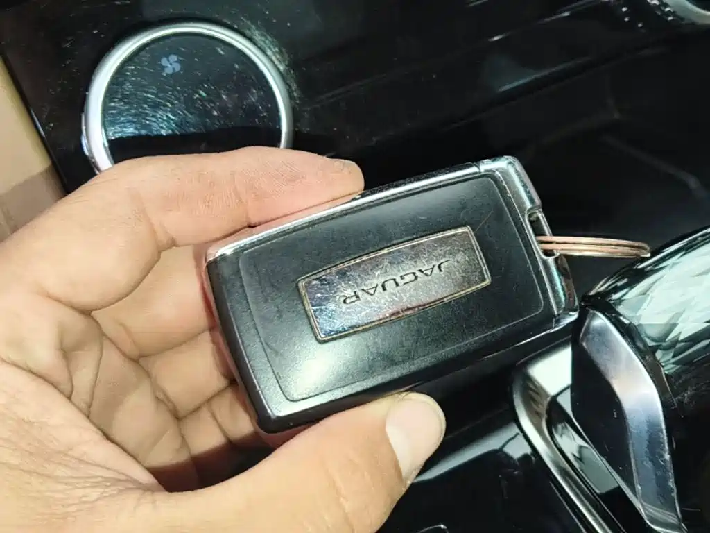 Jaguar XFL — миниатюра 9