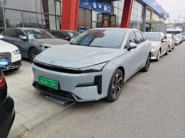Geely Galaxy L6