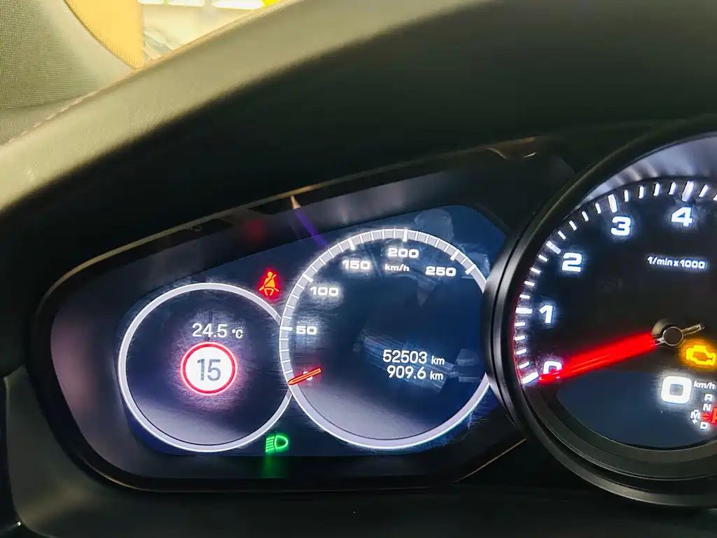 Porsche Cayenne — миниатюра 13