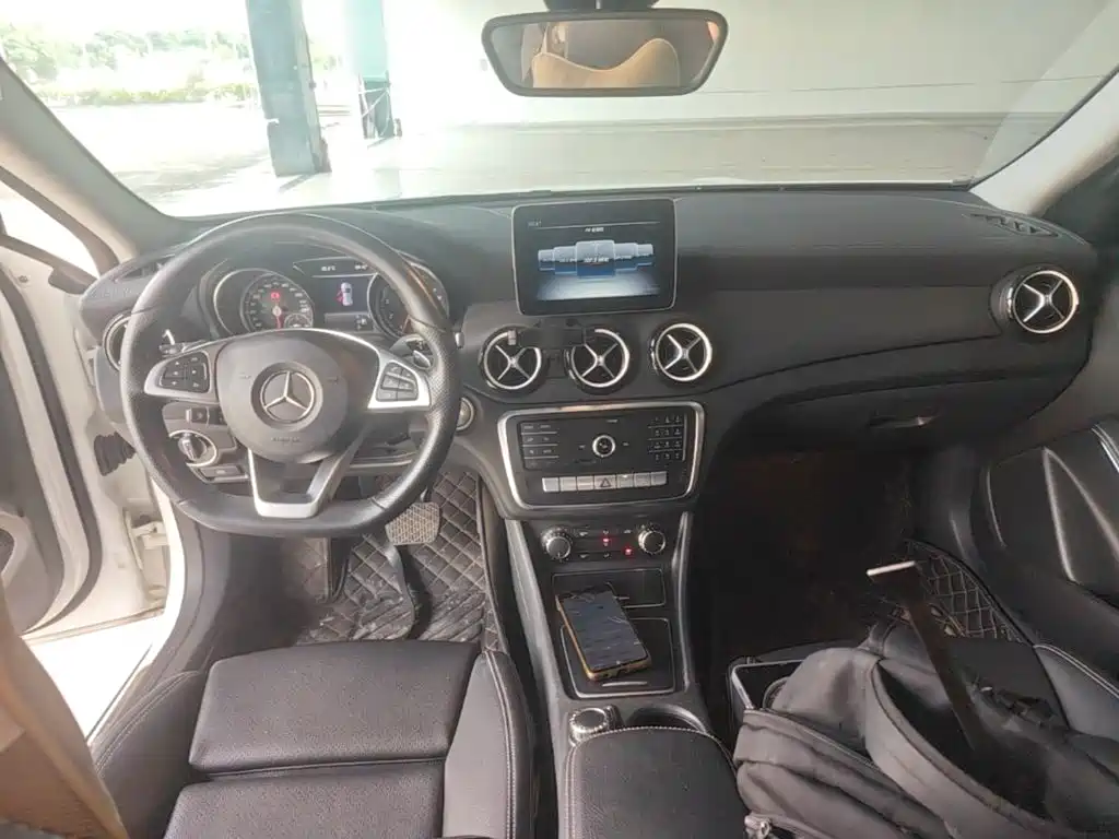 Mercedes-Benz GLA — миниатюра 10