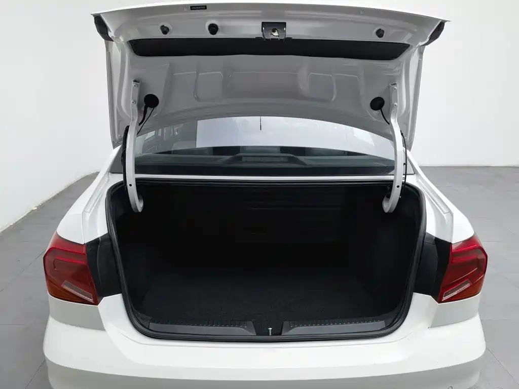 Volkswagen Jetta — миниатюра 16