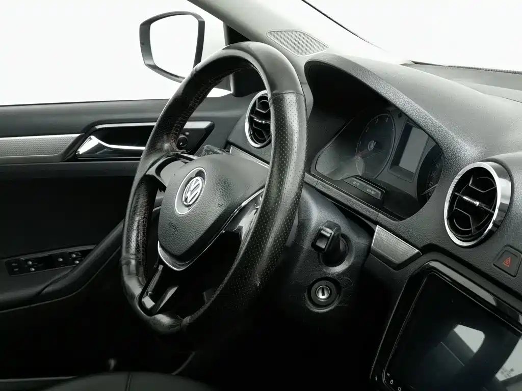 Volkswagen Jetta — миниатюра 22