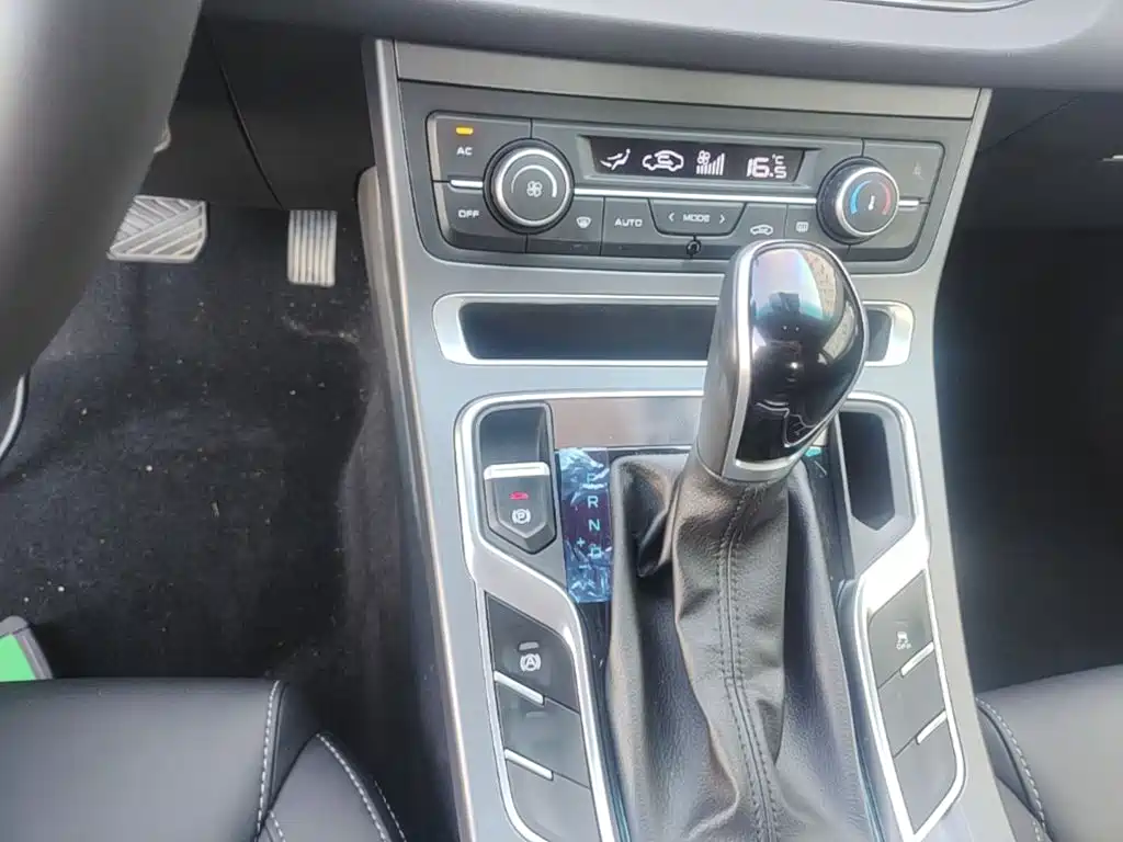 Geely Emgrand — миниатюра 10