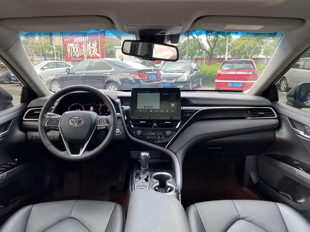 Toyota Camry — миниатюра 20