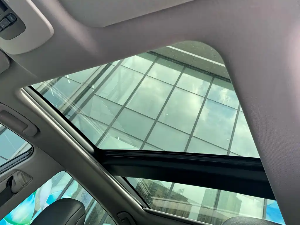 Toyota Camry — миниатюра 13