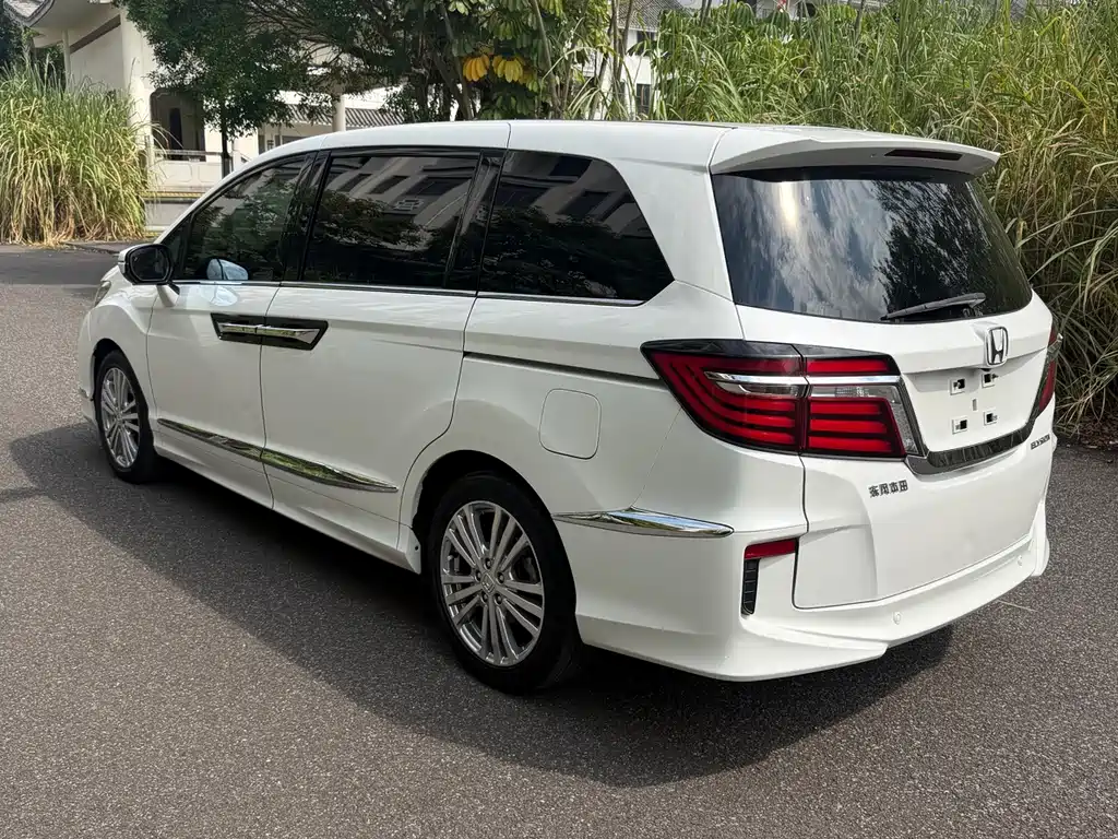 Honda Elysion — миниатюра 6