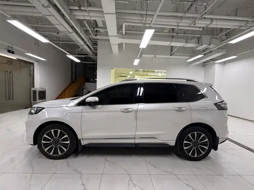 Ford Edge — миниатюра 3